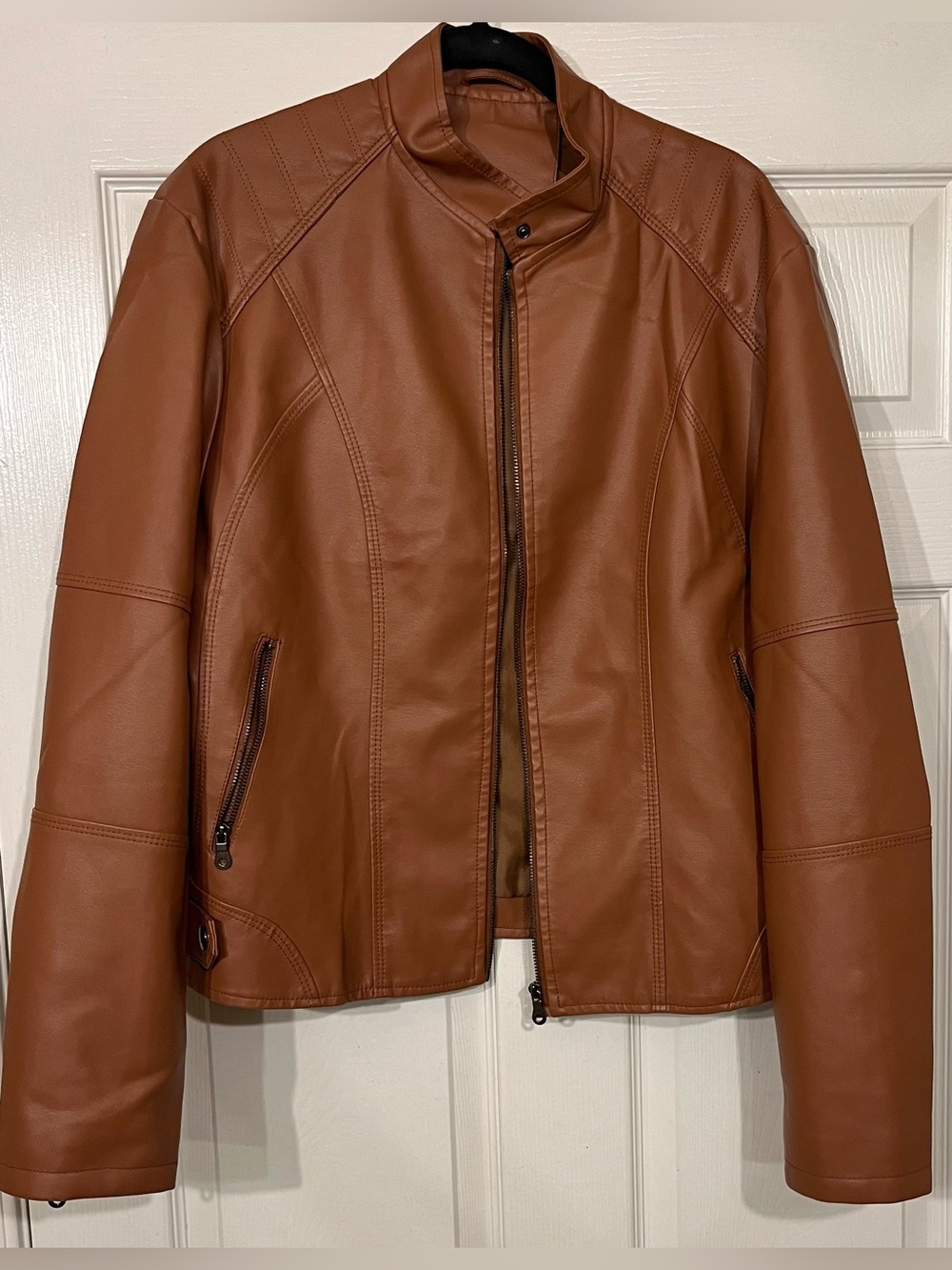 NWOT Women's Tan Leather Moto Jacket - Sleek Zip Front(runs small) - Picture 2 of 5